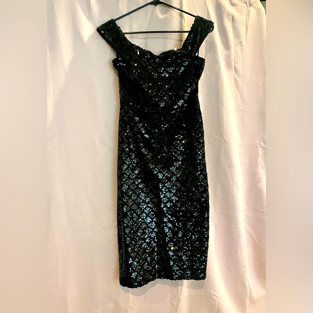 Eva Mendes Black Sequin dress. Size small, only worn once. Mid length.